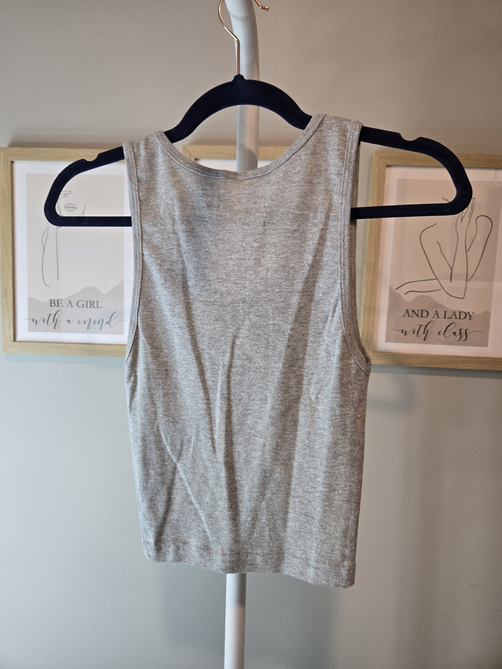 Morgan Wallen Grey 'Somebody's Problem' Graphic Crop Tank - Picture 7 of 9